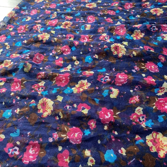 EUC Navy Blue Floral infinity scarf - Picture 8 of 10